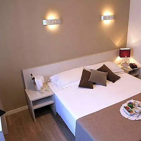 Mennini 3*