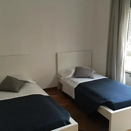 曼尼尼酒店 3*