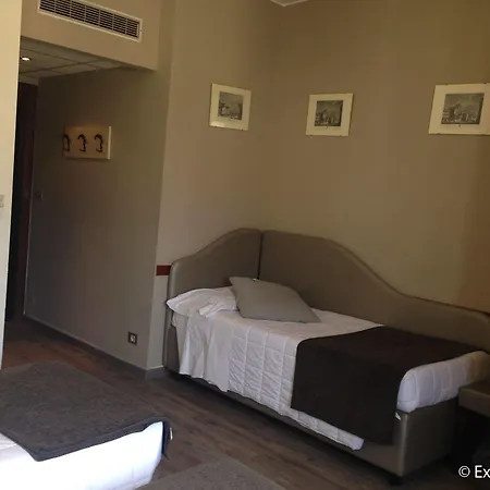 Mennini Hotell